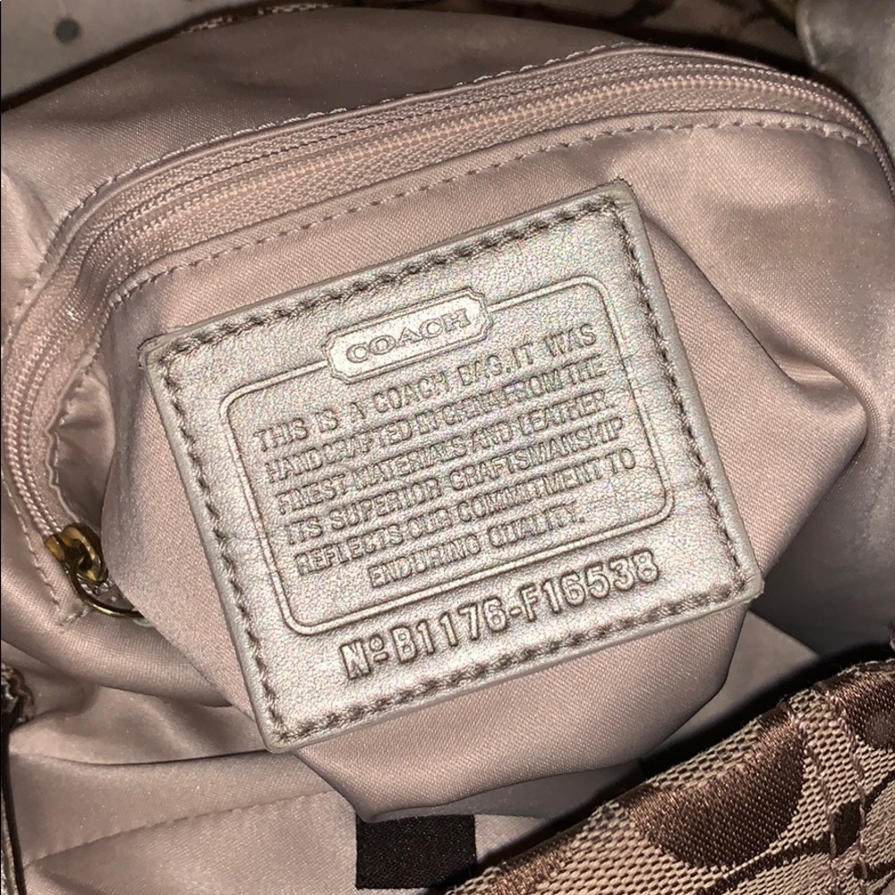 Tan coach with gold/champagne shoulder strap - Picture 4 of 5